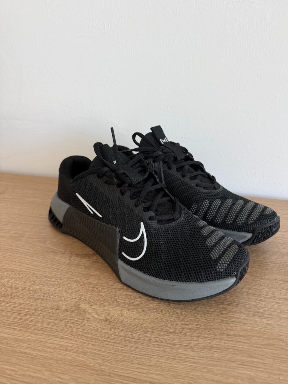 Nike Athletic Sneakers US 8.5 S002